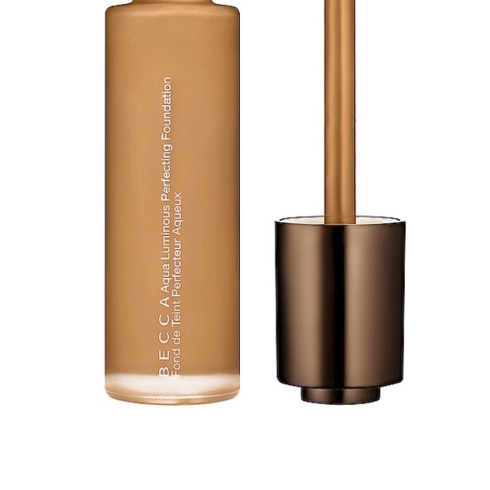 Becca Aqua luminous perfecting foundation in Tan